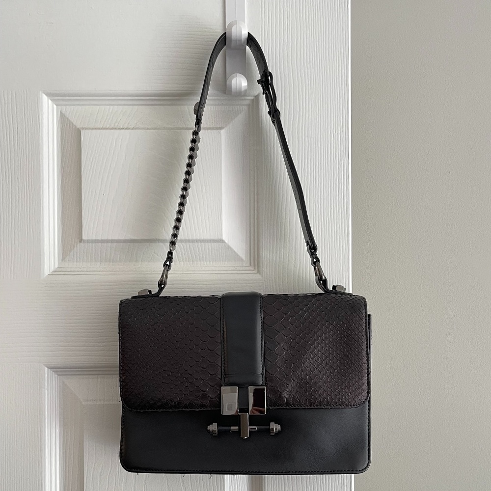Kenneth Cole Collection Shoulder Bag